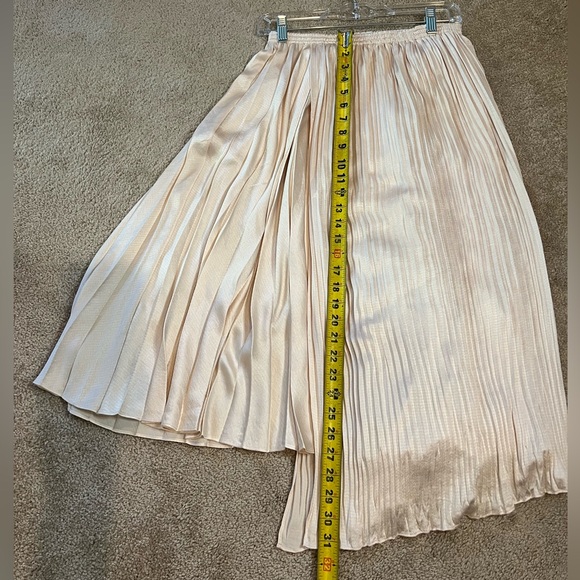 Vince Cream Pleated Midi Skirt Size XS - Picture 7 of 10